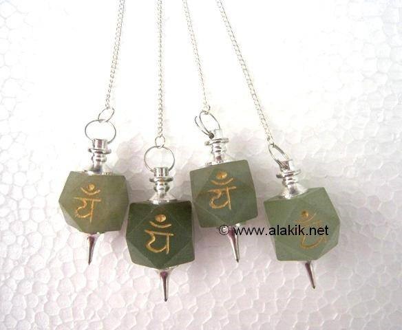 Picture of Green Aventurine Heart Chakra Engrave Pendulum