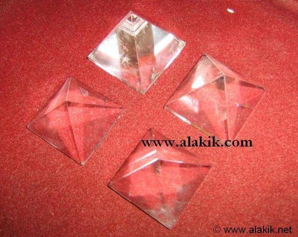 Picture of Brazlian Clear Quartz Pyramid 20-25mm