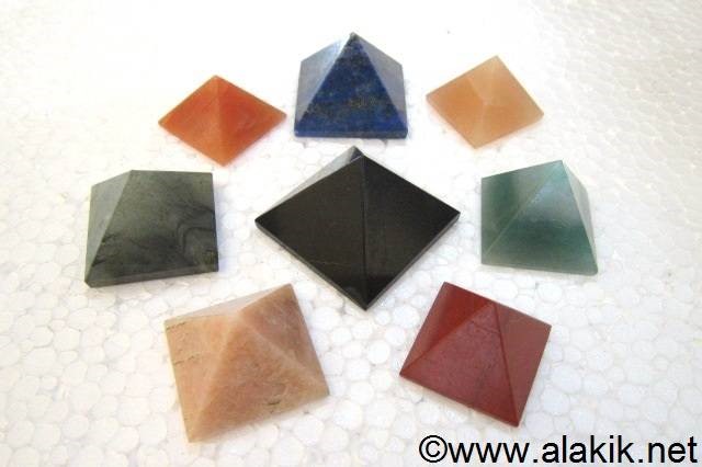 Picture of Mix Gemstone pyramids 23-28mm