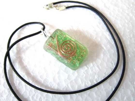 Picture of Green rectangle orgone pendant with cord