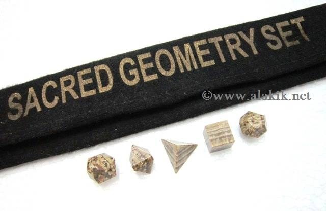 Picture of Aragonite 5pcs Geometry set with Velvet purse